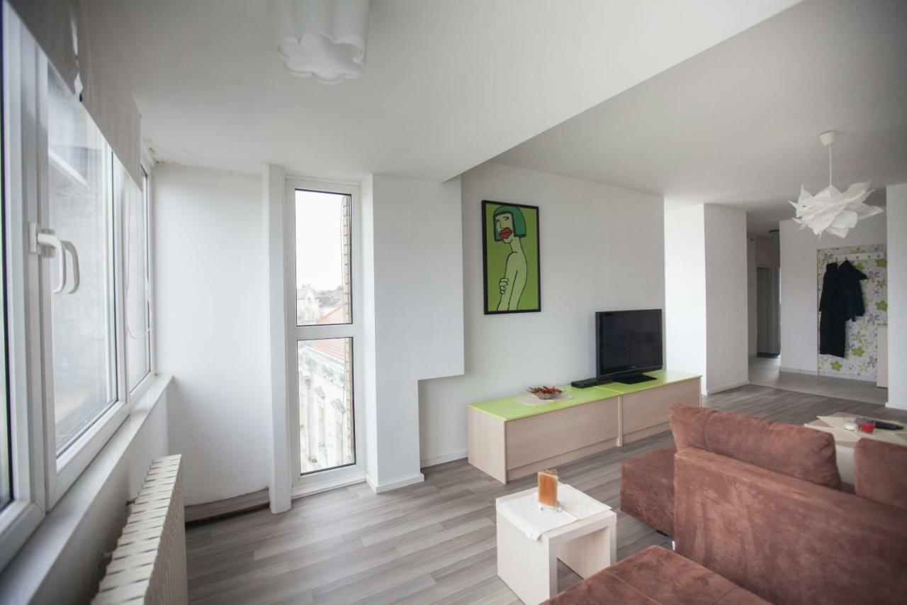 Riverview Apartment オシエク エクステリア 写真