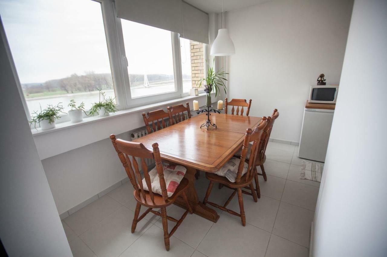 Riverview Apartment オシエク エクステリア 写真