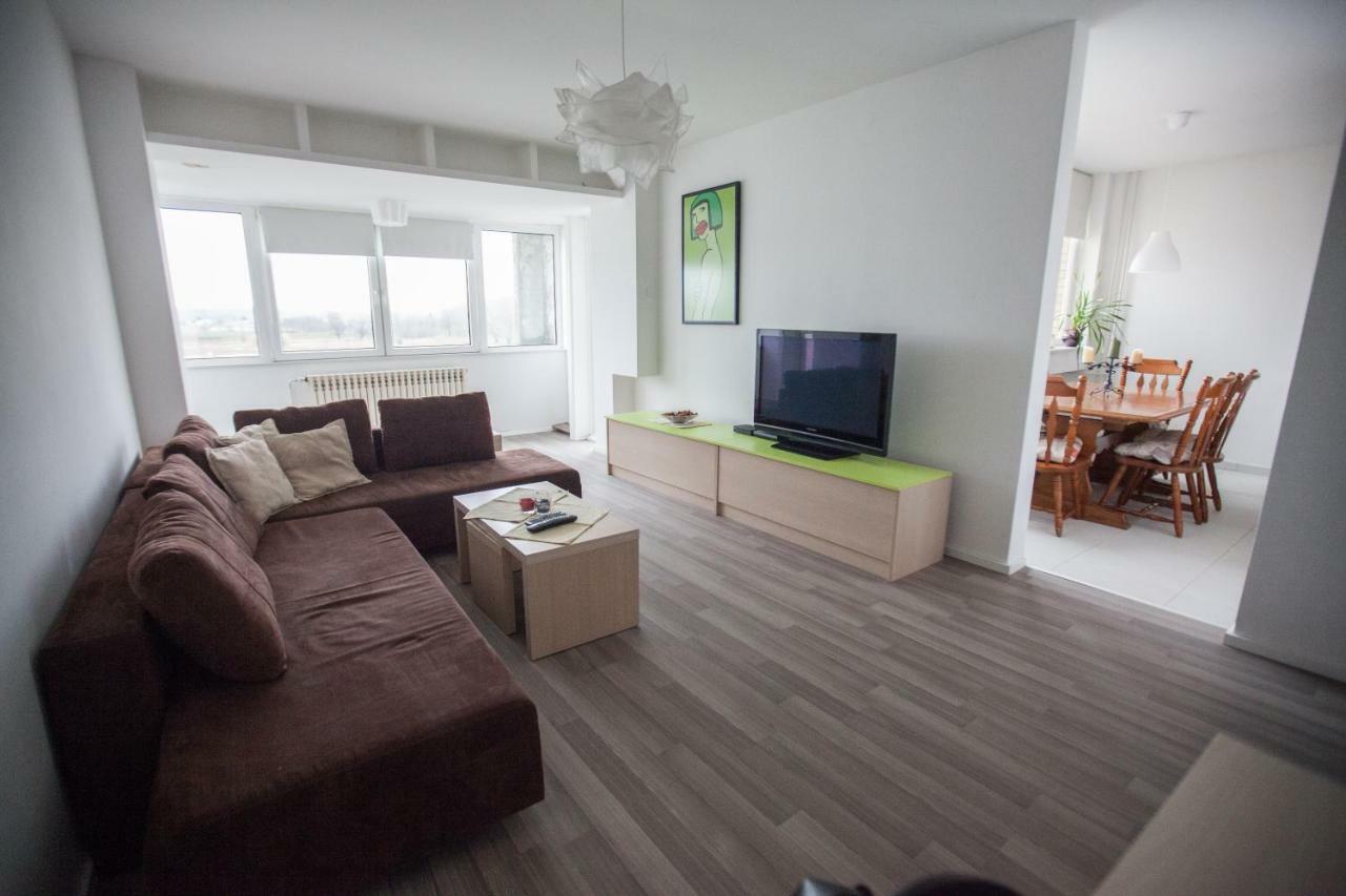 Riverview Apartment オシエク エクステリア 写真